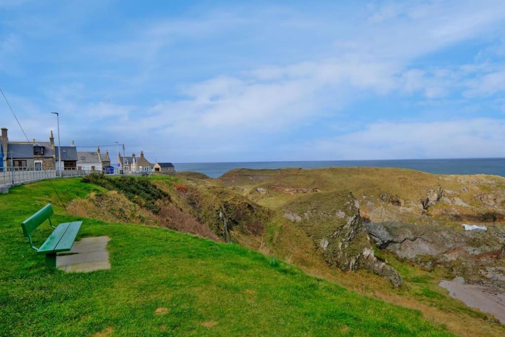 Cliff Top Cottage With Sea Views Portknockie Exterior photo